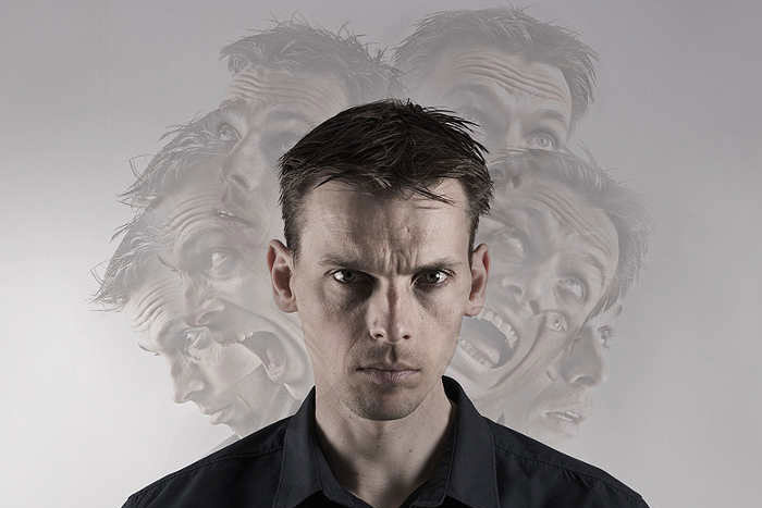 عوارض و خطرات اختلال چند شخصیتی برای فرد و اطرافیان