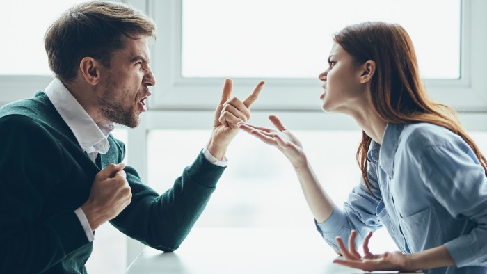 معایب ازدواج فامیلی چیست؟